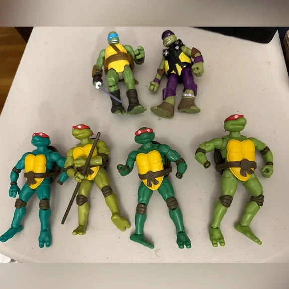 Assorted Ninja Turtles - Picture 1 of 5